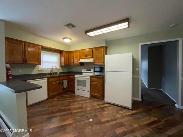 $1,900 | 554 Jamaica Boulevard, Toms River, NJ 08757