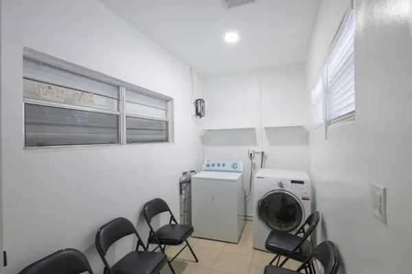 $3,000 | 4591 Purdy Lane, Unit 2, West Palm Beach, FL 33415