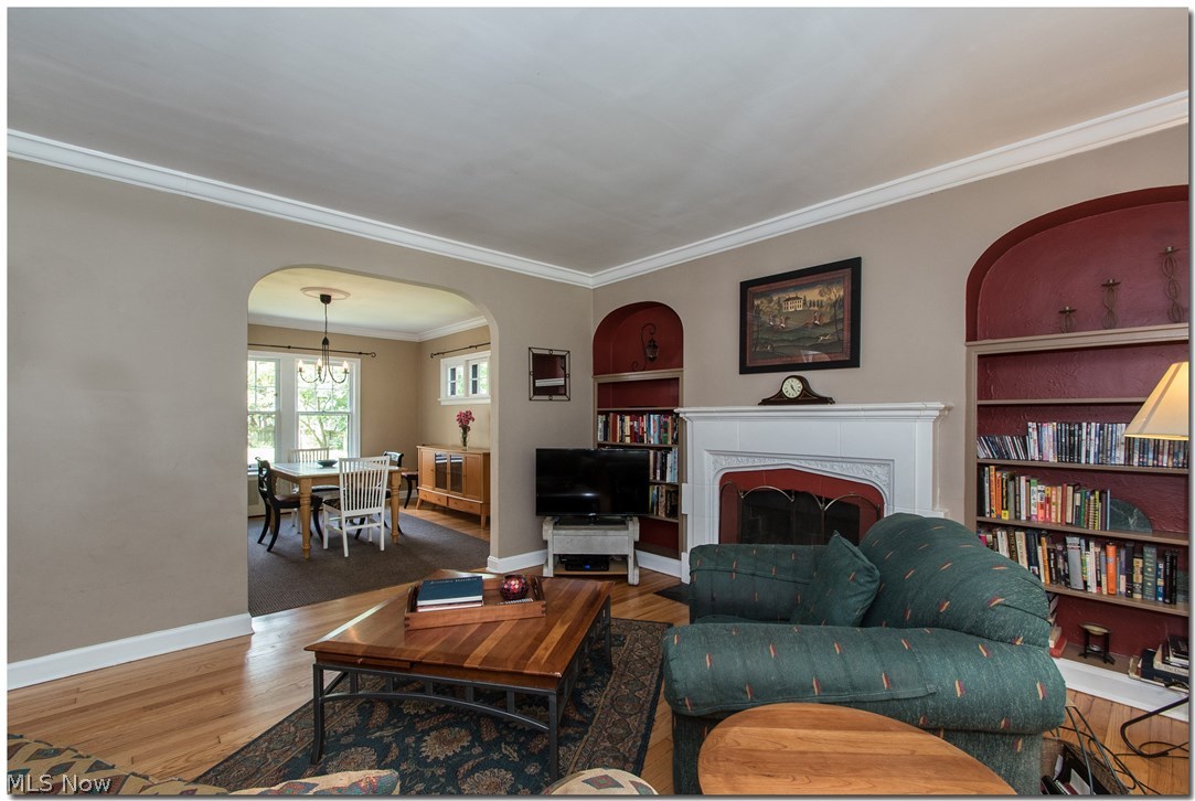 3010 Coleridge Road Cleveland, OH 44118 - Photo 8 of 25