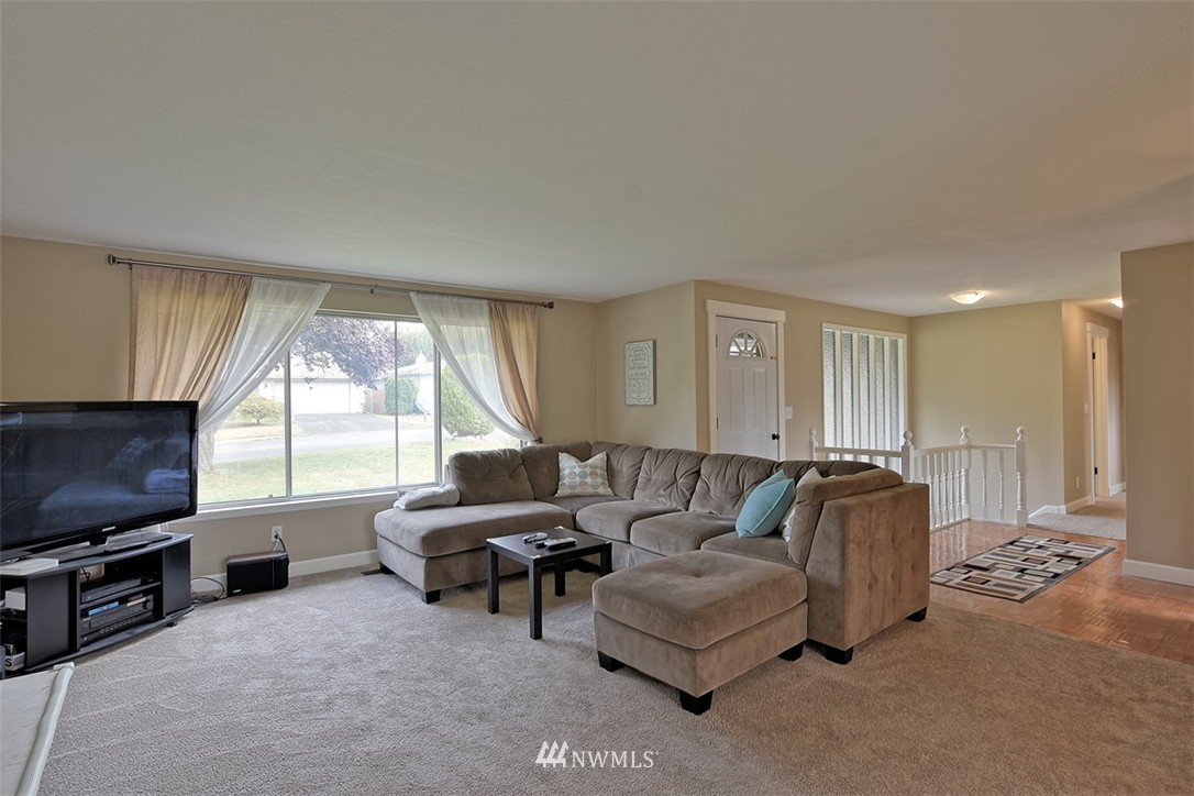 318 217th Place Southwest Bothell, WA 98021 - Photo 3 of 22