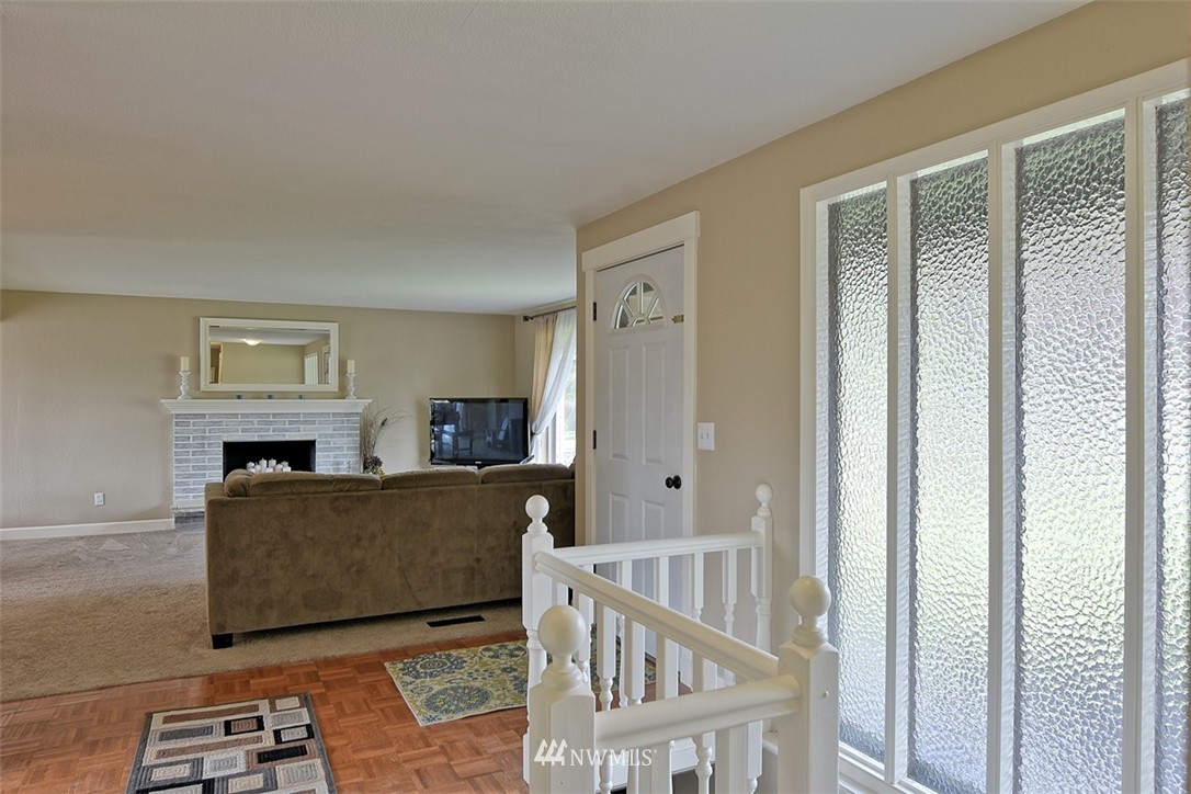 318 217th Place Southwest Bothell, WA 98021 - Photo 9 of 22