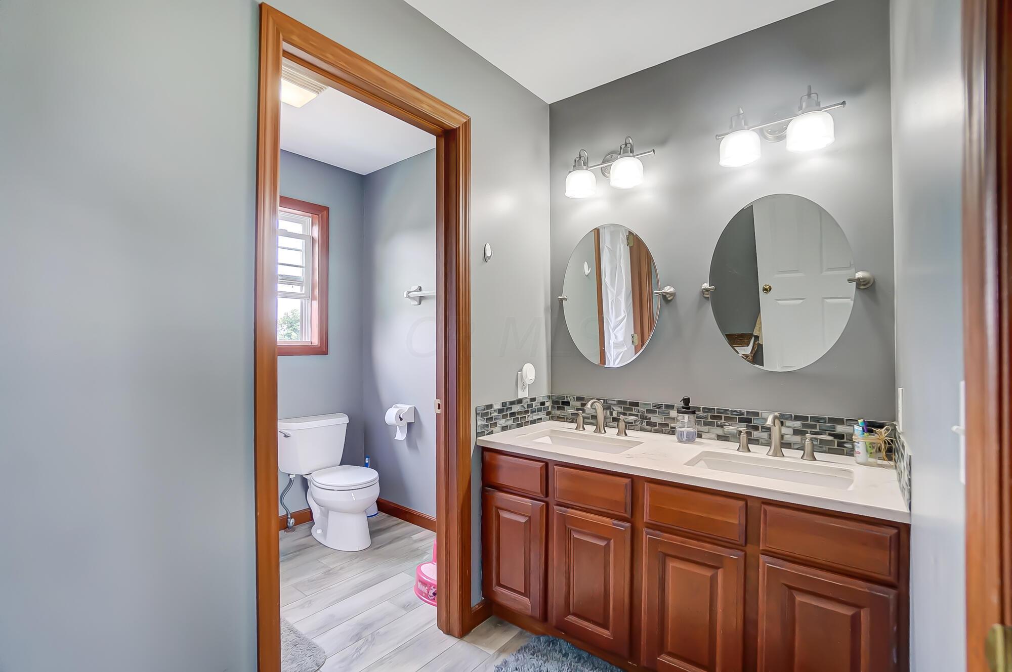 1880 Walker Road Hilliard, OH 43026 - Photo 28 of 46 Upstairs Full Bath