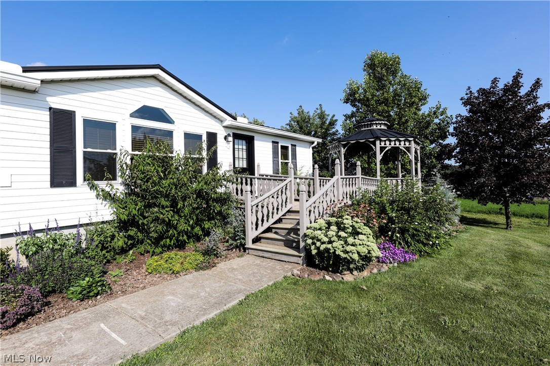 17380 Dover Road Navarre, OH 44662 - Photo 2 of 26 Gallery Image 2