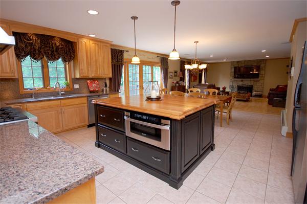 14 Mansfield Road Middleton, MA 01949 - Photo 4 of 30 Gallery Image 4