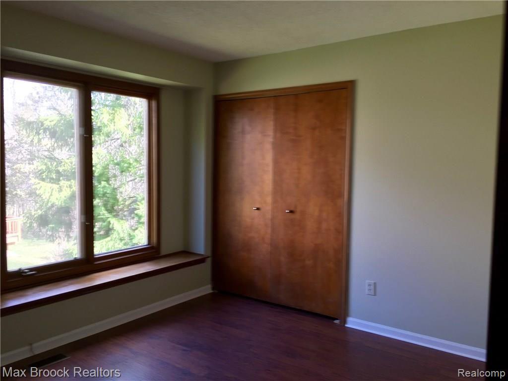 21990 River Ridge Trail, Unit 70 Farmington, MI 48335 - Photo 17 of 27 Bedroom 2