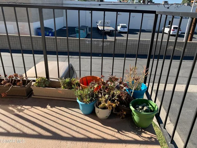 $2,400 | 2033 Calle La Sombra, Unit 4, Simi Valley, CA 93063