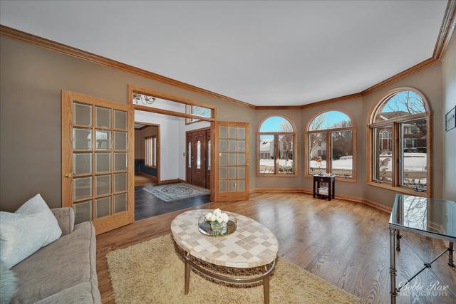 2809 Turnberry Road St. Charles, IL 60174 - Photo 6 of 21 a living room with furniture and a large window