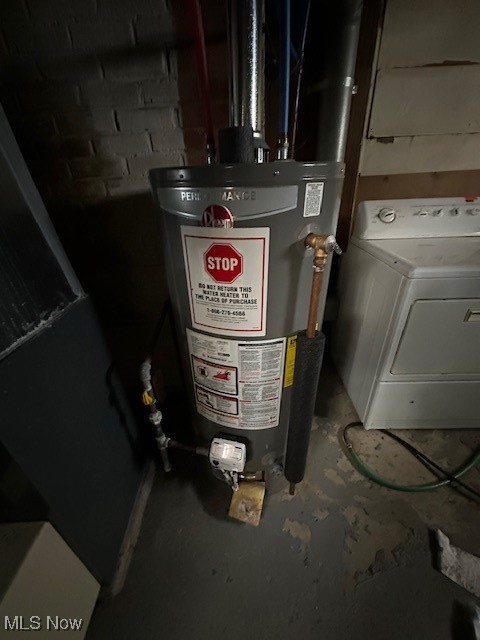 1183 Argonne Road Cleveland, OH 44121 - Photo 14 of 18 Utilities with washer / dryer and gas water heater