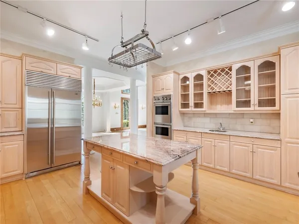 a view of walk in closet