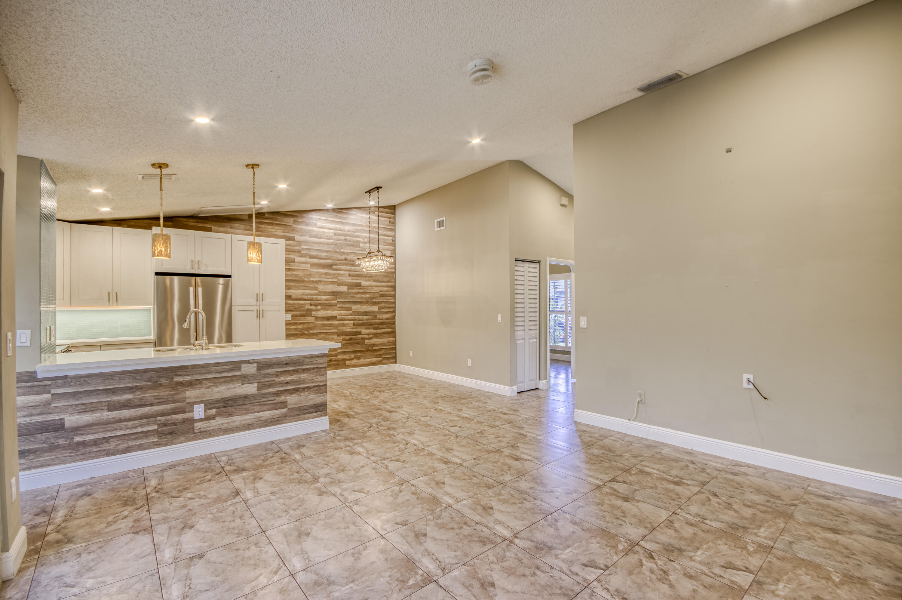 9109 Southwest 21st Street, Unit E Boca Raton, FL 33428 - Photo 5 of 24