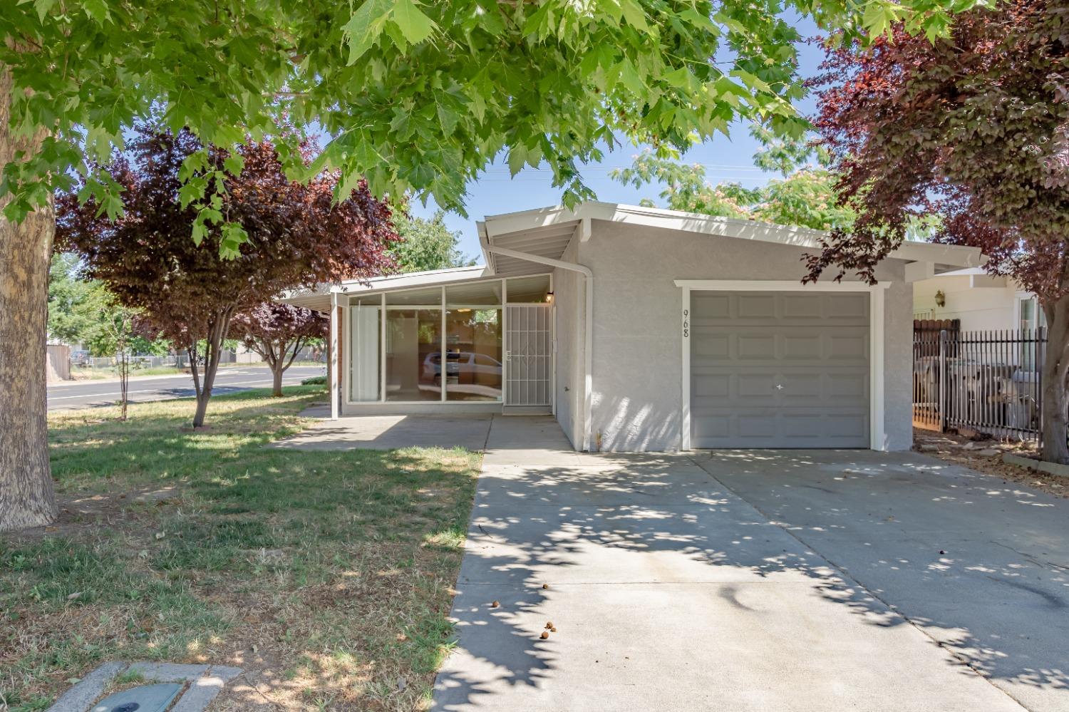 968 Anna Street, West Sacramento, CA 95605 Compass