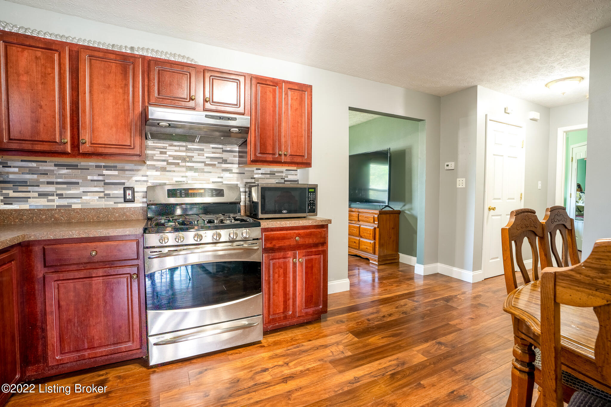 4800 Red Fern Road Louisville, KY 40218 - Photo 12 of 41 DSC06010-HDR