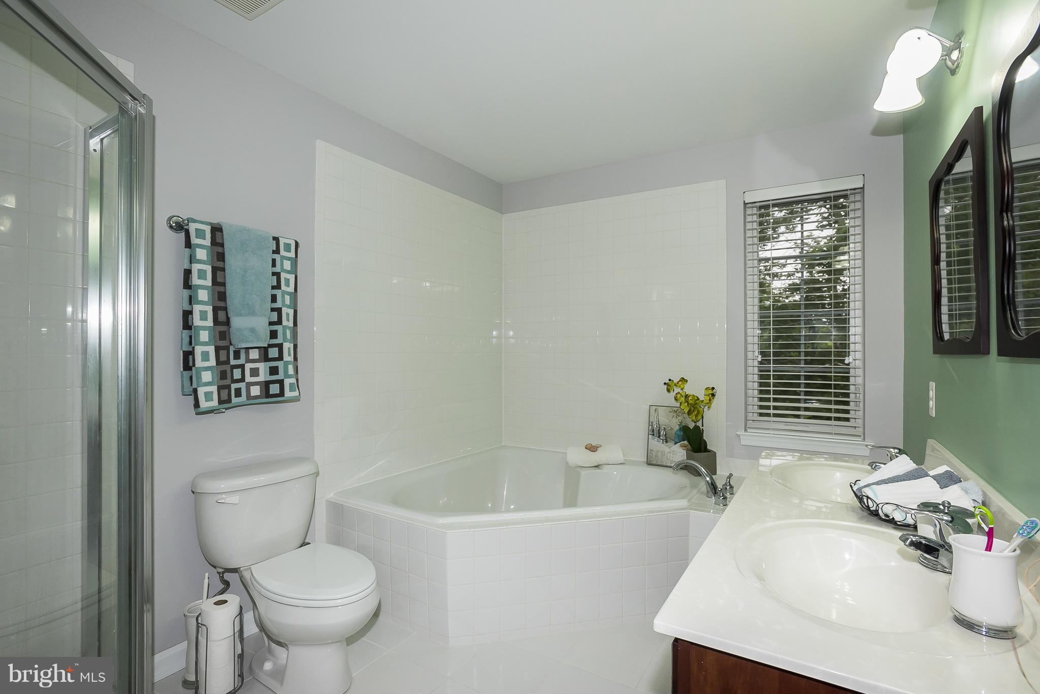 2702 Hillsdale Road Baltimore, MD 21207 - Photo 20 of 30 Full Bath - Upper Level