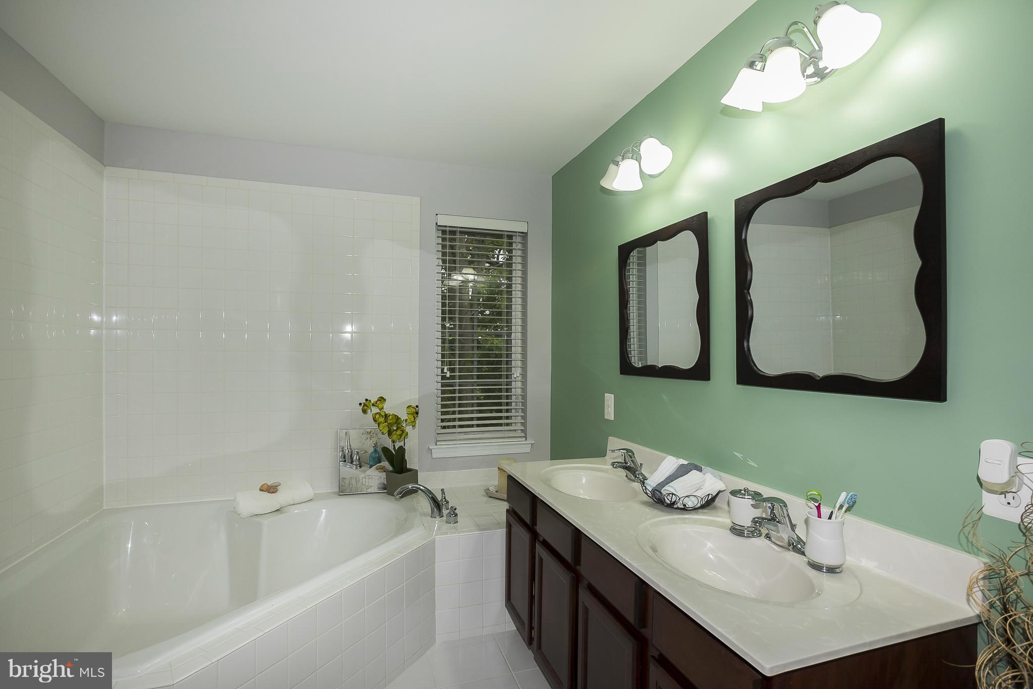 2702 Hillsdale Road Baltimore, MD 21207 - Photo 21 of 30 Full Bath - Upper Level