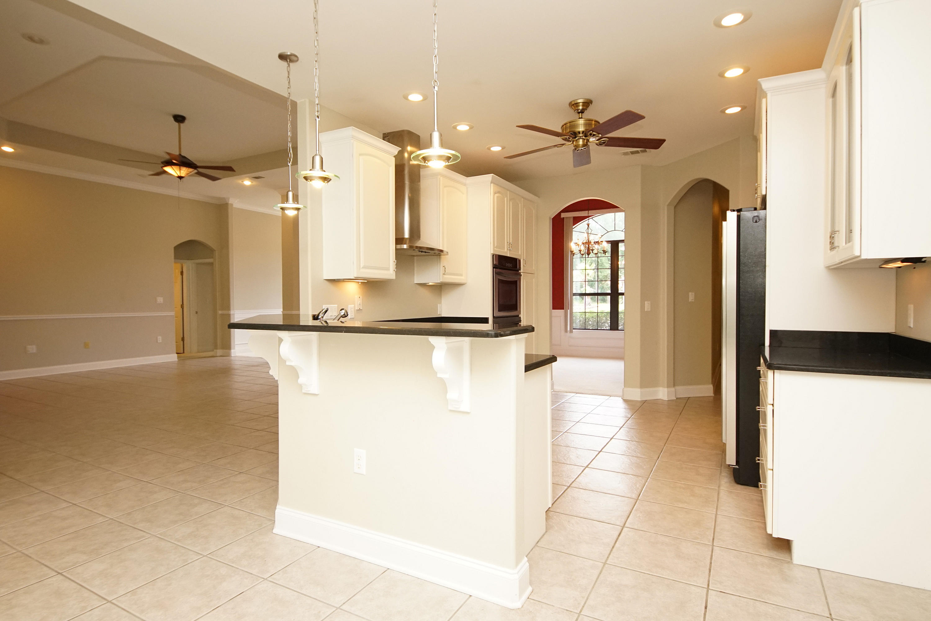 4423 Parsoni Loop Crestview, FL 32536 - Photo 18 of 57 4423ParsoniKitchen78
