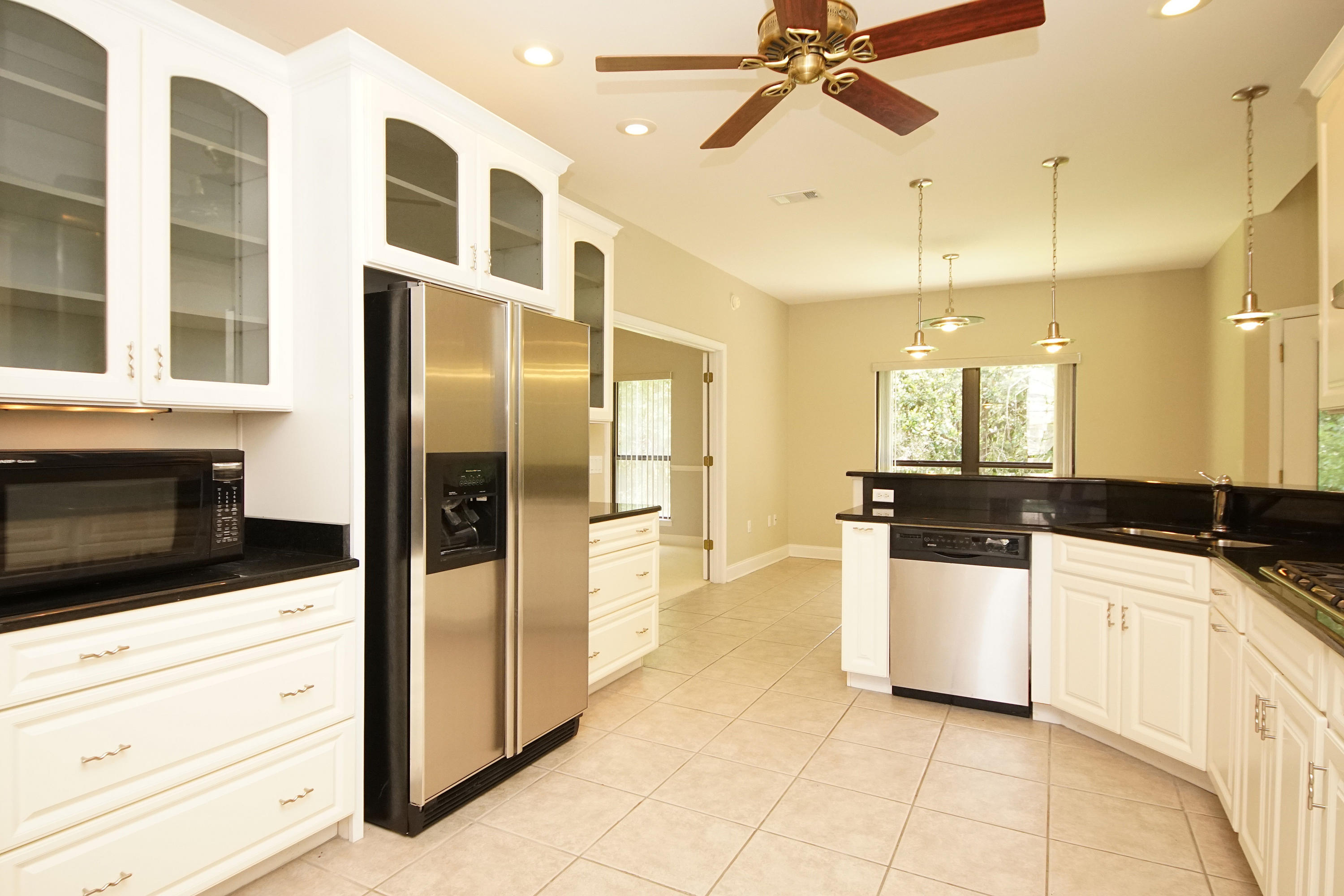 4423 Parsoni Loop Crestview, FL 32536 - Photo 23 of 57 4423ParsoniKitchen