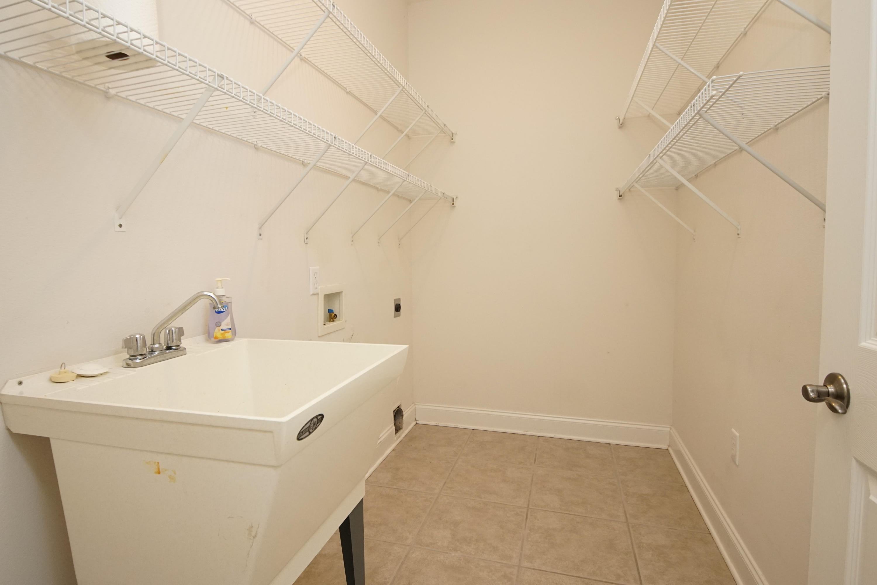 4423 Parsoni Loop Crestview, FL 32536 - Photo 29 of 57 4423ParsoniYLaundered