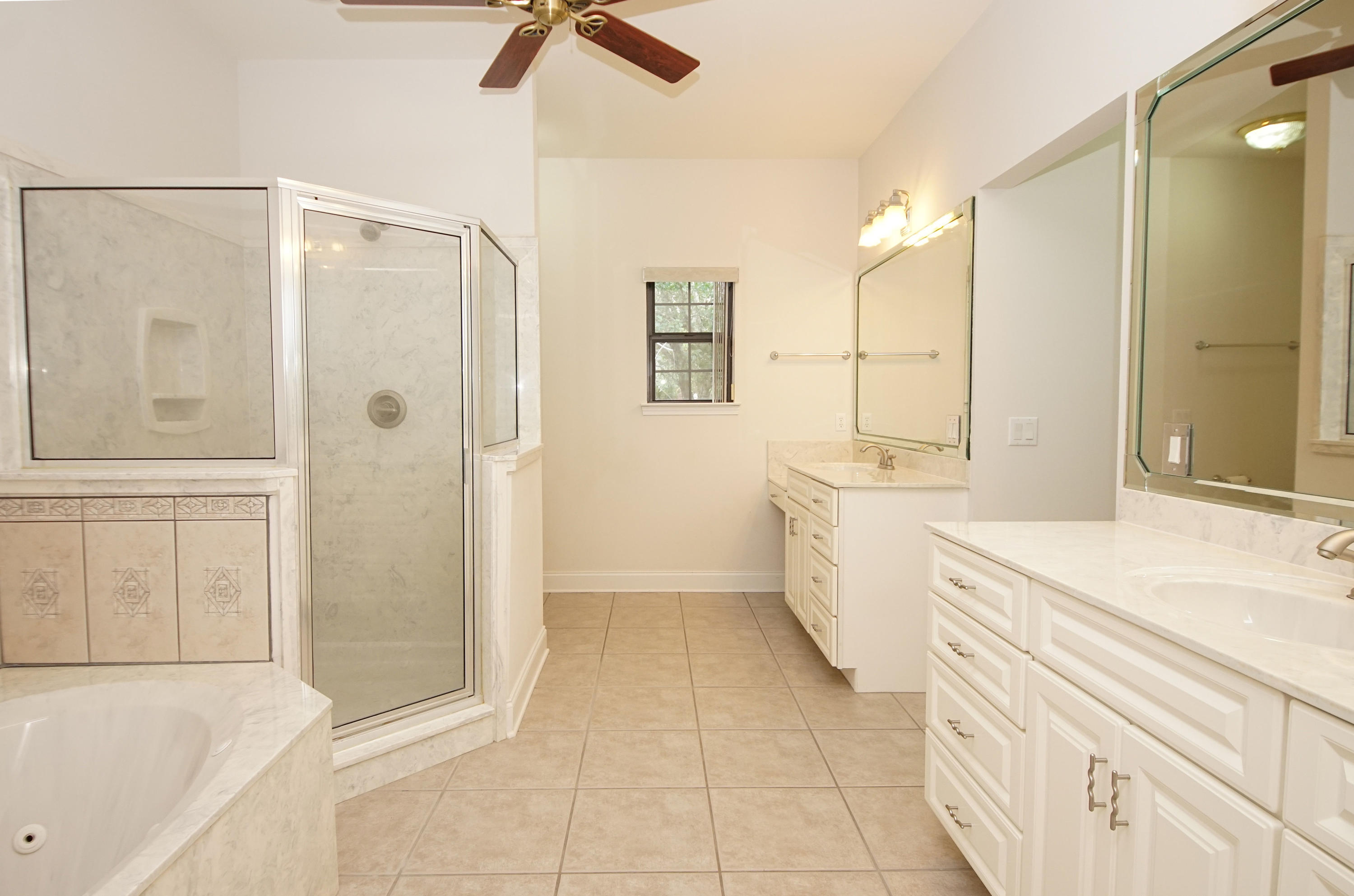 4423 Parsoni Loop Crestview, FL 32536 - Photo 37 of 57 4423ParsoniMasterBthr9012