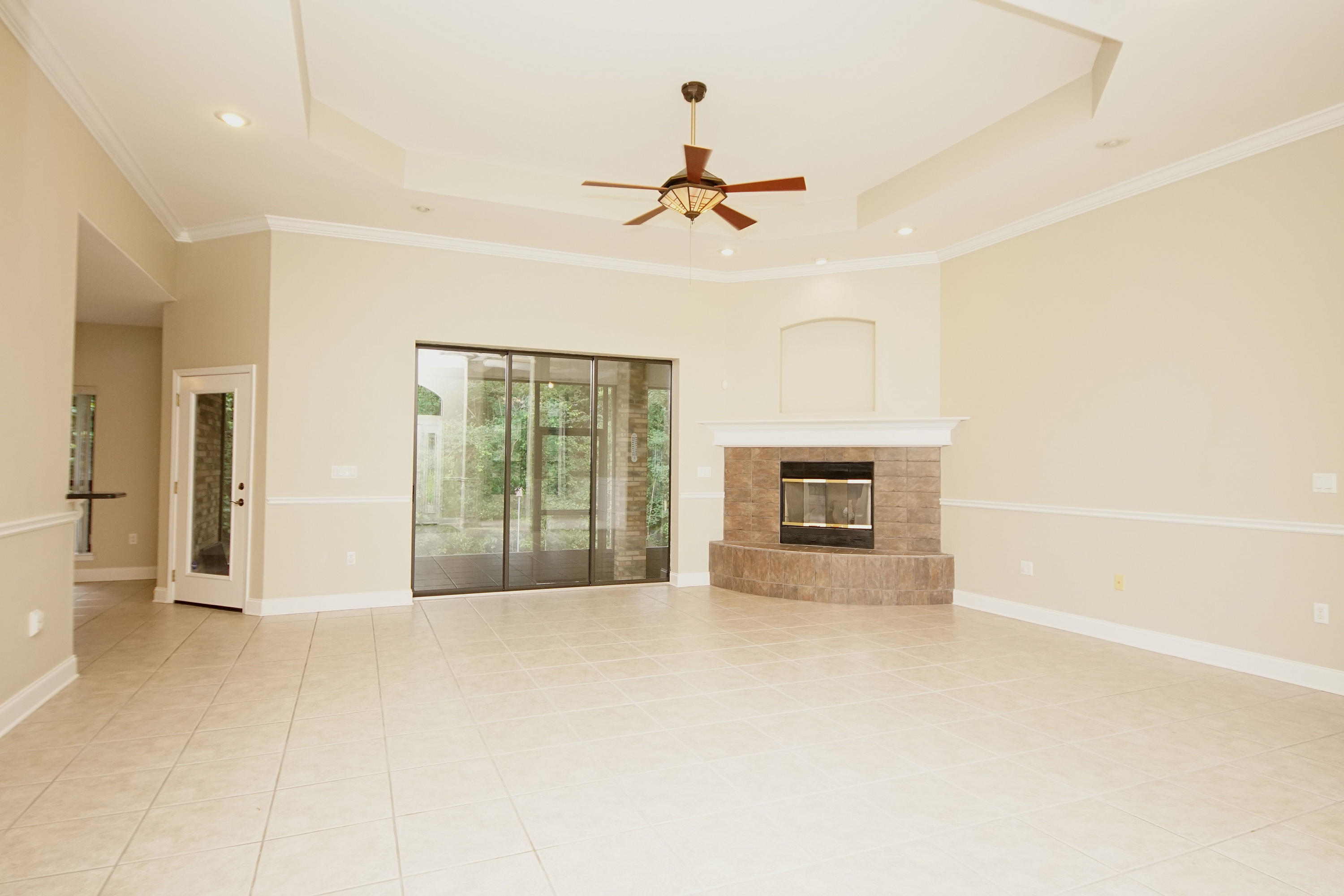 4423 Parsoni Loop Crestview, FL 32536 - Photo 9 of 57 4423ParsoniLiving98