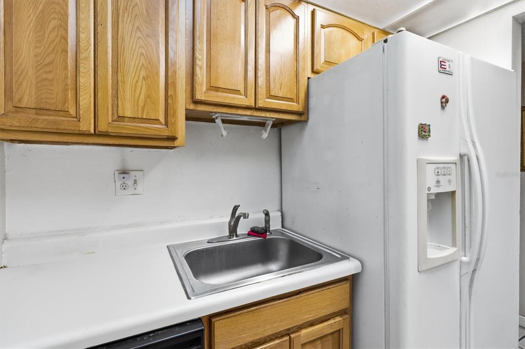 931 West Oak Ridge Road, Unit B Orlando, FL 32809 - Photo 8 of 18 Gallery Image 8