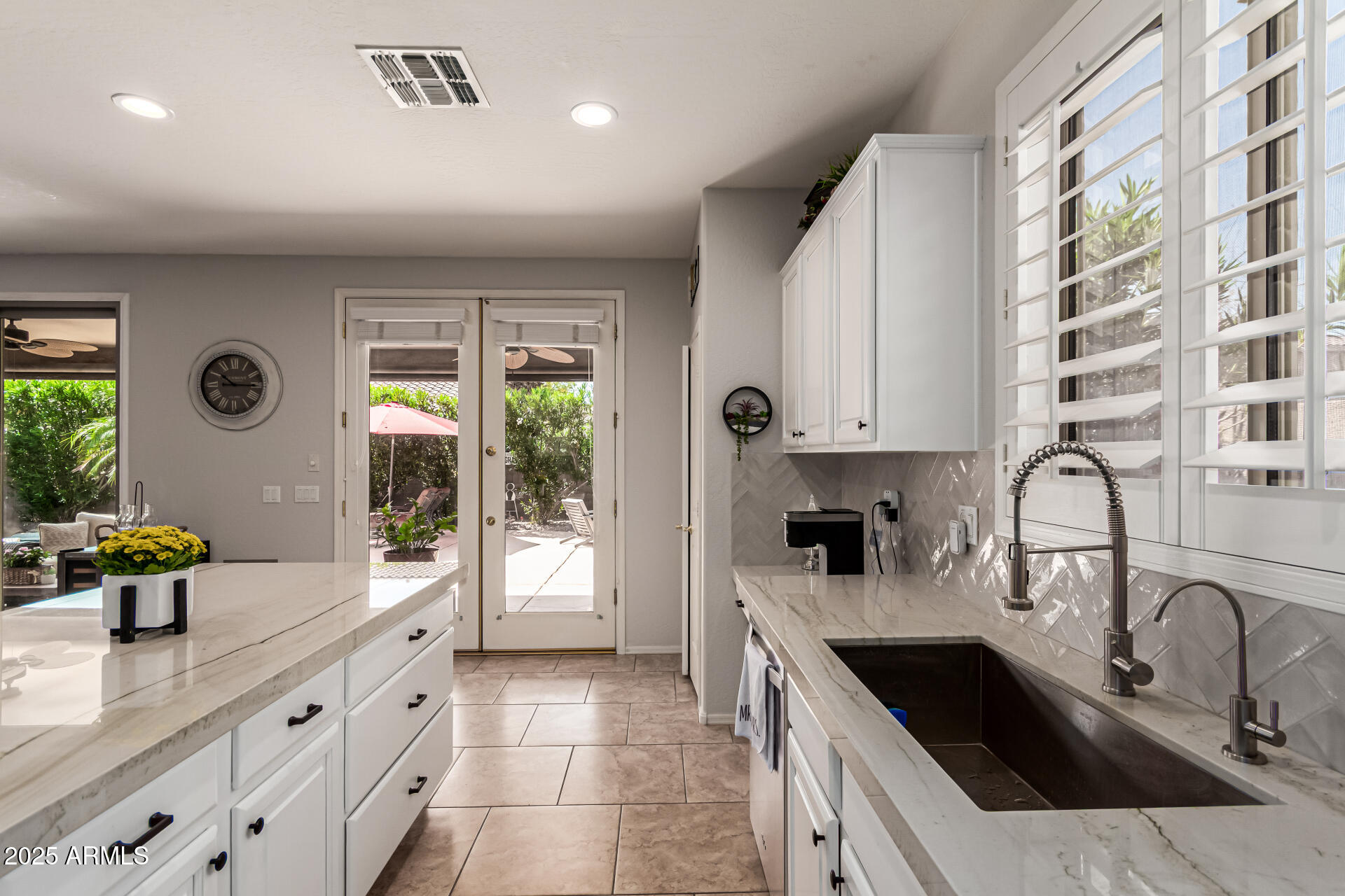 241 W. Roadrunner Dr. Chandler, AZ 85286 - Photo 13 of 44 Kitchen