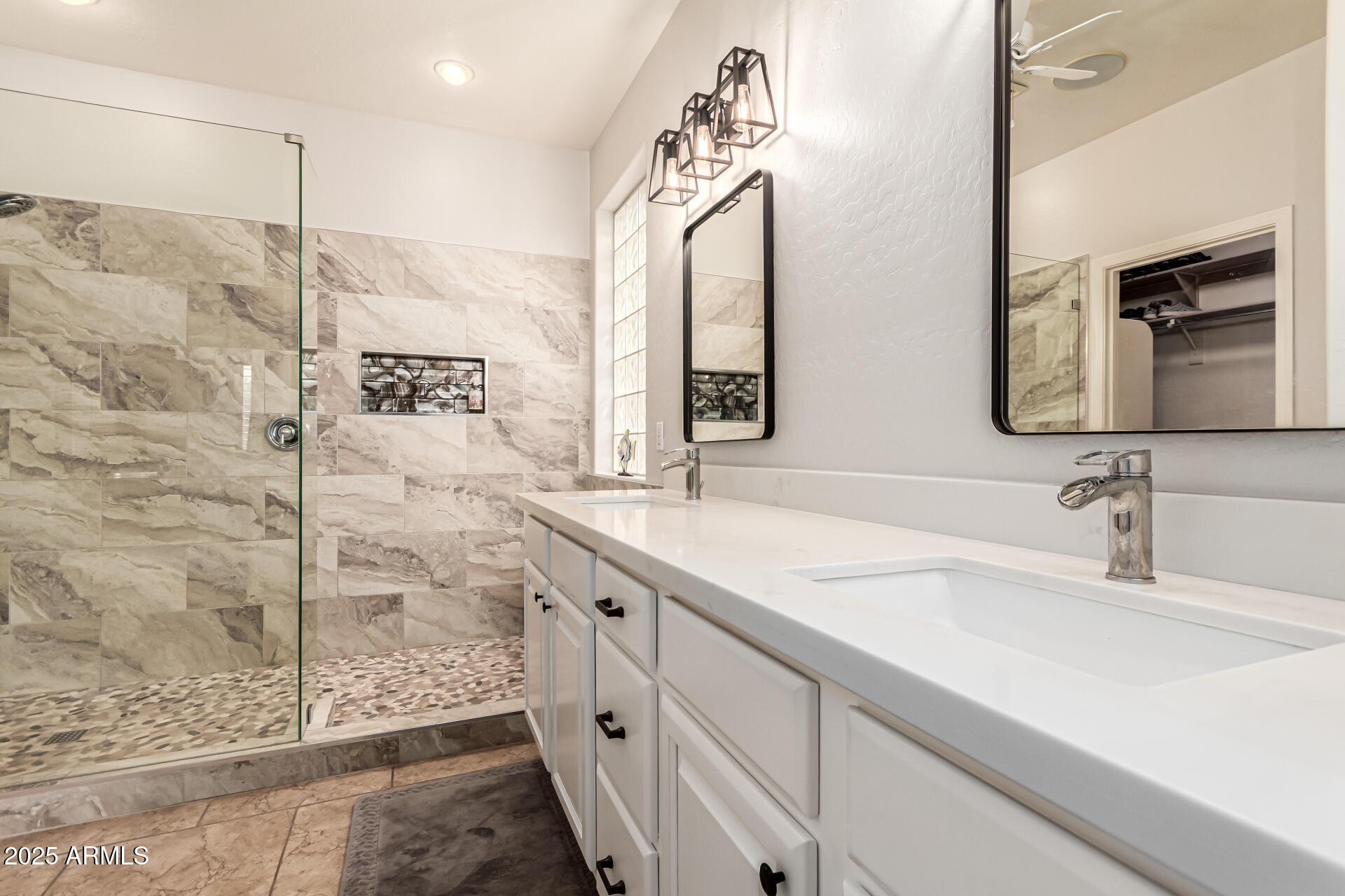 241 W. Roadrunner Dr. Chandler, AZ 85286 - Photo 19 of 44 Primary bath