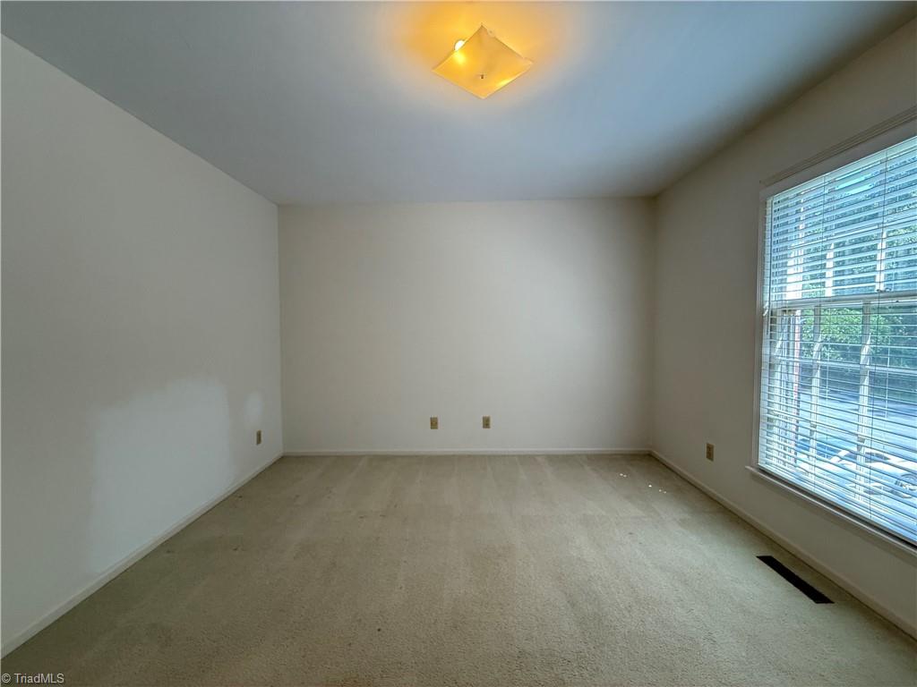 2711 Reynolda Road, Unit 2D Winston-Salem, NC 27106 - Photo 11 of 16 Gallery Image 11