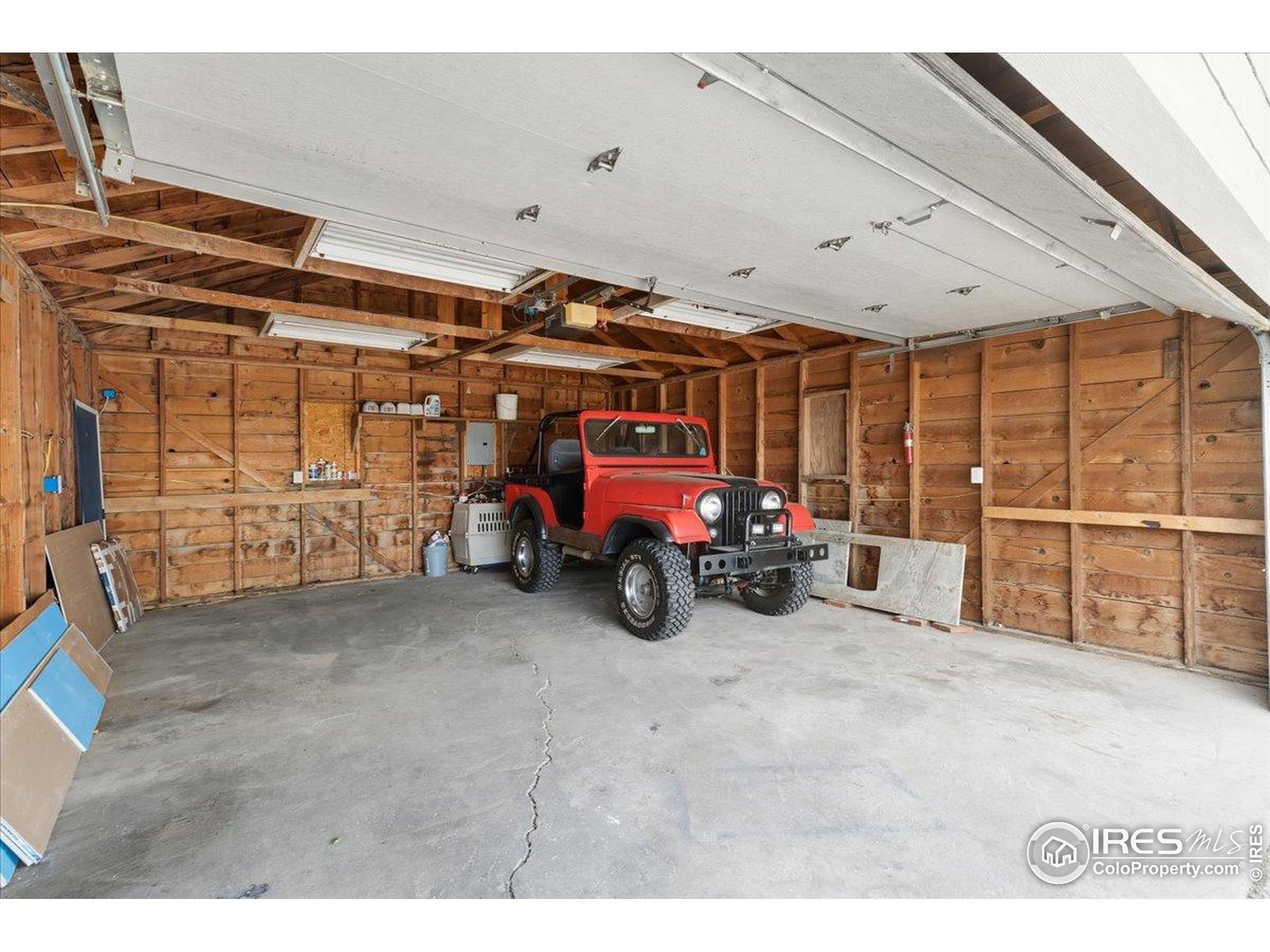 7133 North Co Road 19 Fort Collins, CO 80524 - Photo 11 of 50 a view of parking garage with cars
