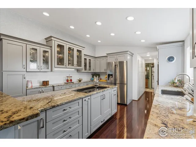 a view of walk in closet