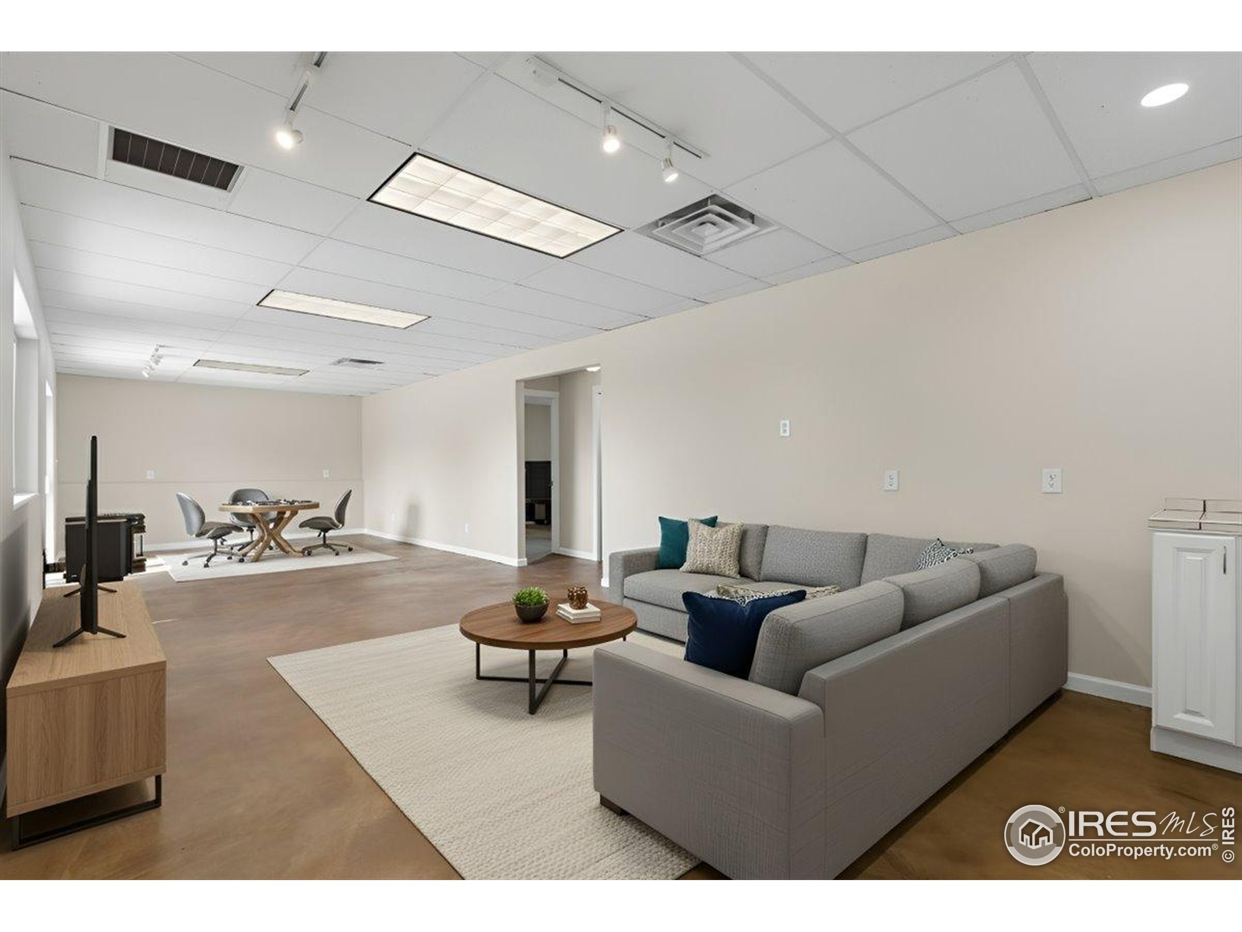 7133 North Co Road 19 Fort Collins, CO 80524 - Photo 37 of 50 a living room with furniture and a couch