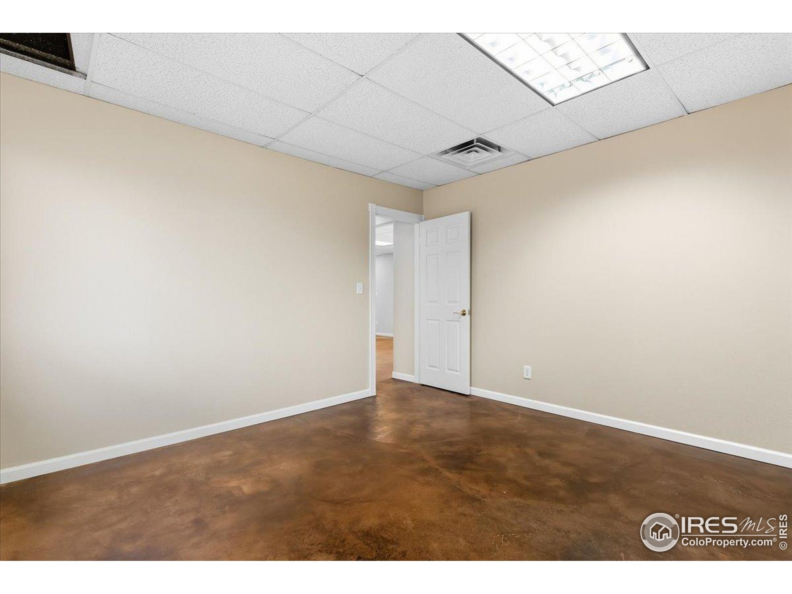 7133 North Co Road 19 Fort Collins, CO 80524 - Photo 39 of 50 a view of an empty room