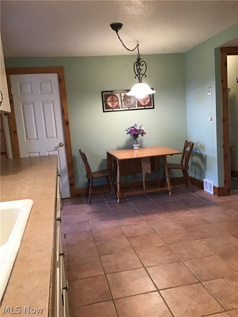 1911 Amherst Road Northeast Massillon, OH 44646 - Photo 6 of 25 Gallery Image 6