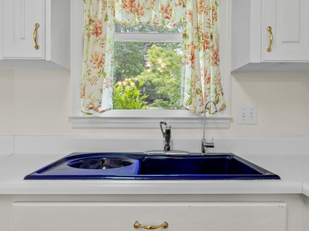 208 West Durham Street Landrum, SC 29356 - Photo 11 of 44