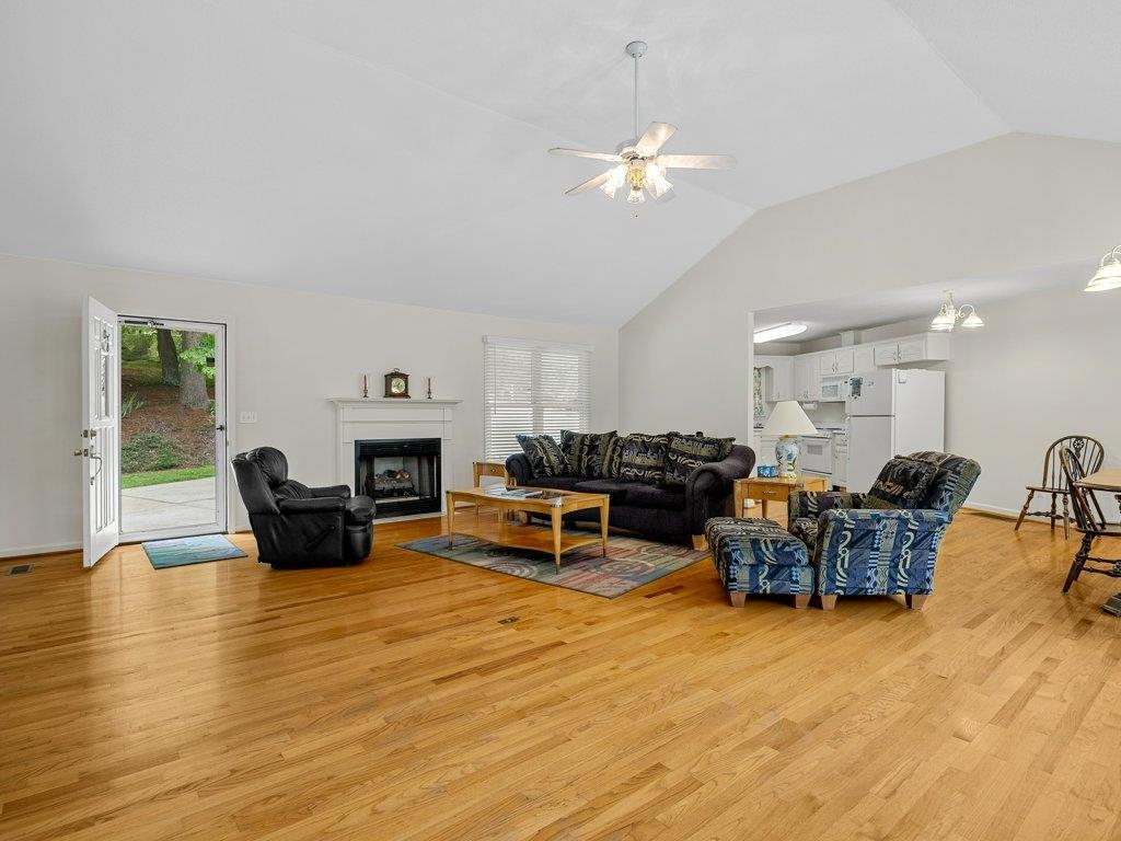 208 West Durham Street Landrum, SC 29356 - Photo 6 of 44