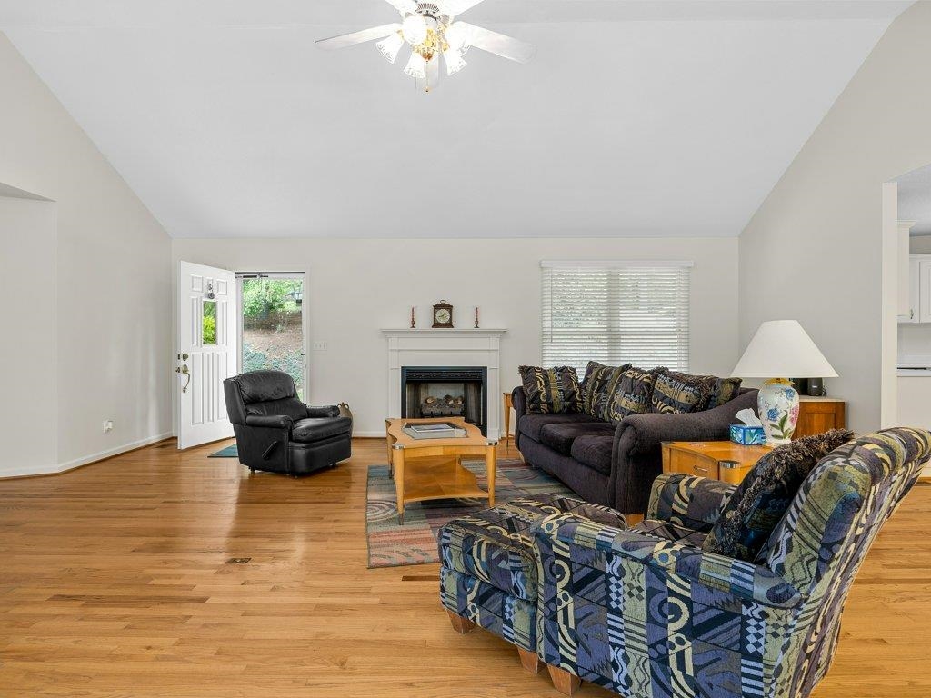 208 West Durham Street Landrum, SC 29356 - Photo 7 of 44