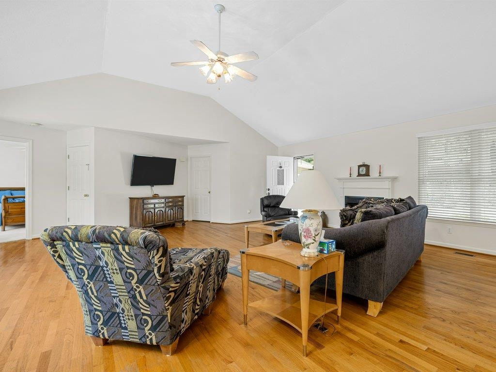 208 West Durham Street Landrum, SC 29356 - Photo 8 of 44