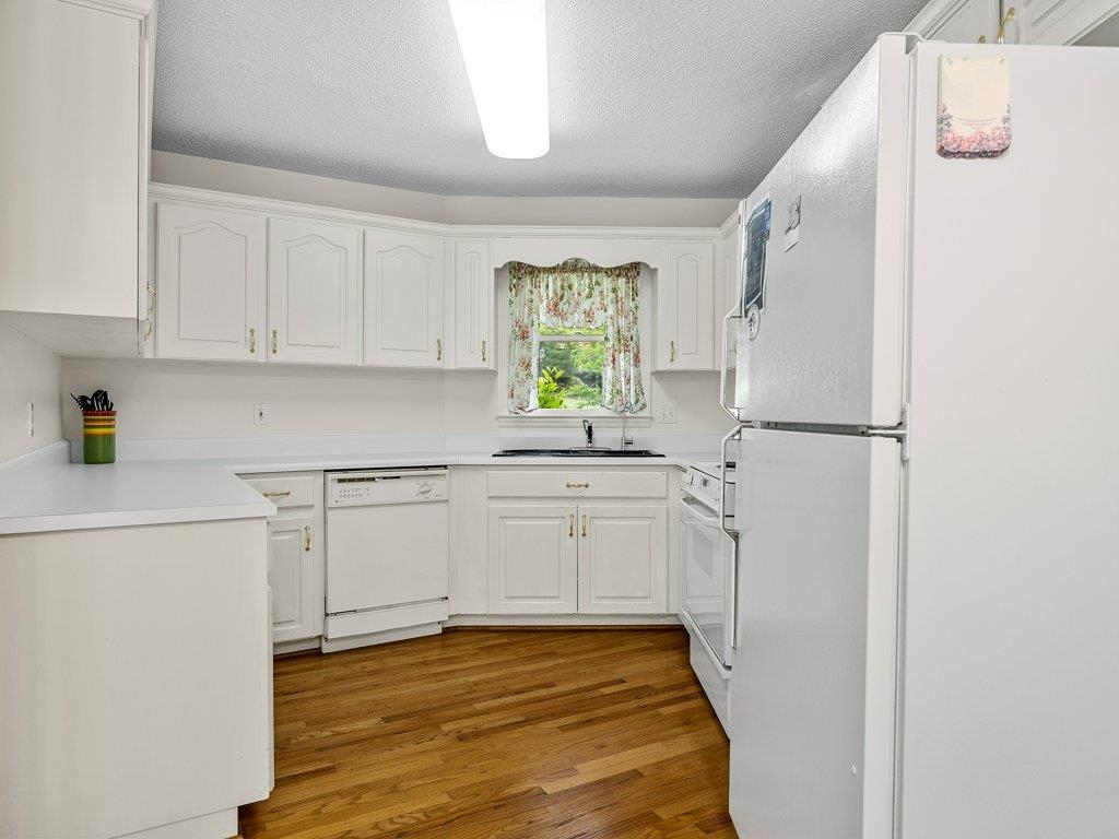 208 West Durham Street Landrum, SC 29356 - Photo 9 of 44