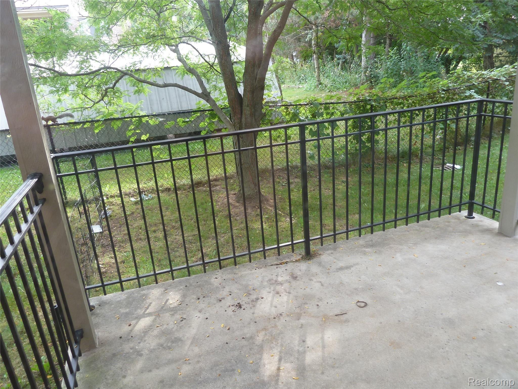 18530 East 14 Mile Road, Unit B5 Fraser, MI 48026 - Photo 7 of 10 P1010385.JPG