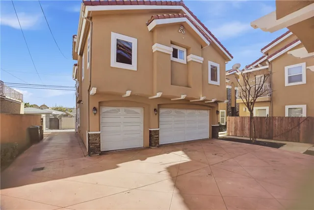 $3,965 | 12712 Menlo Avenue, Unit B, Hawthorne, CA 90250