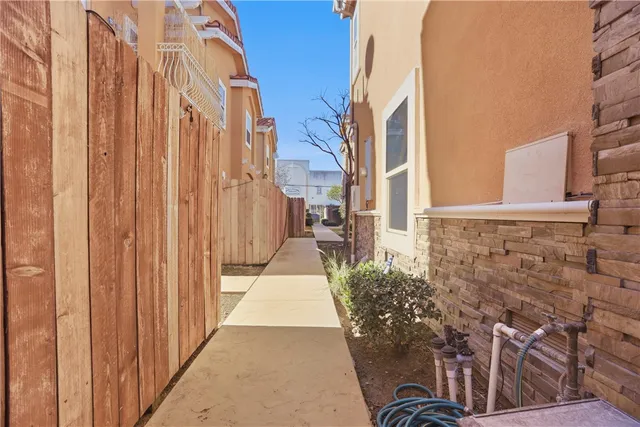 $3,965 | 12712 Menlo Avenue, Unit B, Hawthorne, CA 90250