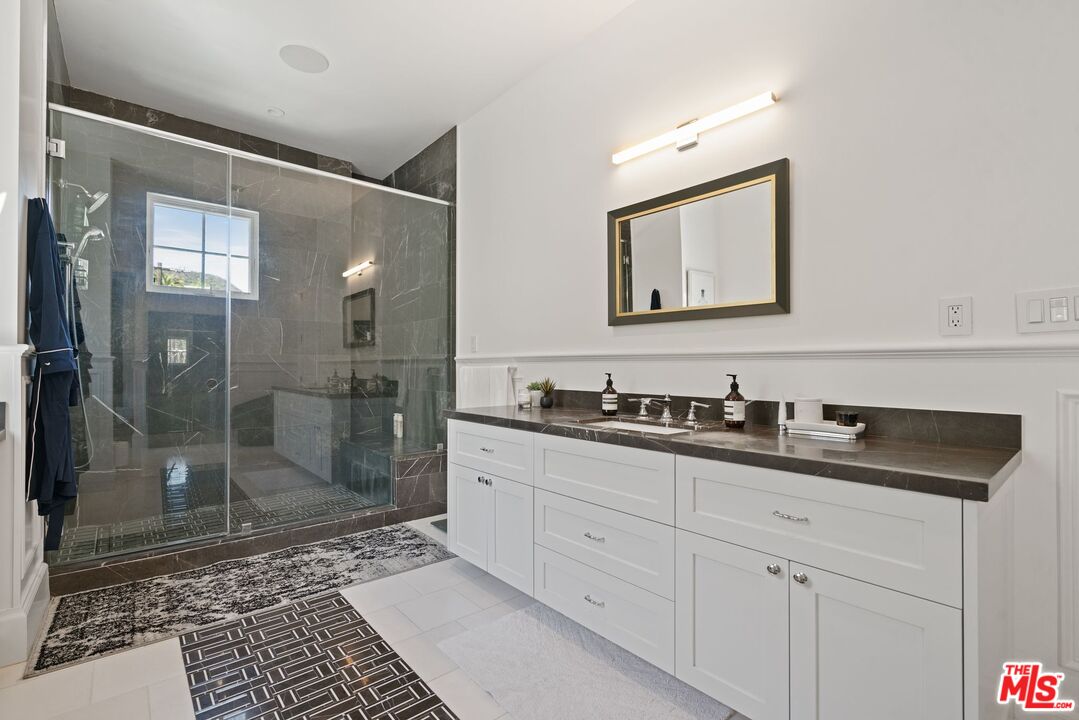 12090 Chalon Road Los Angeles, CA 90049 - Photo 23 of 47 Gallery Image 23