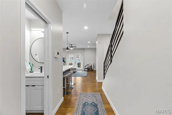 $585,000 | 2022 Geyer Avenue, St. Louis, MO 63104