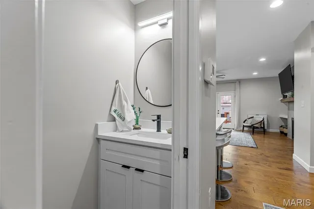 $599,000 | 2022 Geyer Avenue, St. Louis, MO 63104