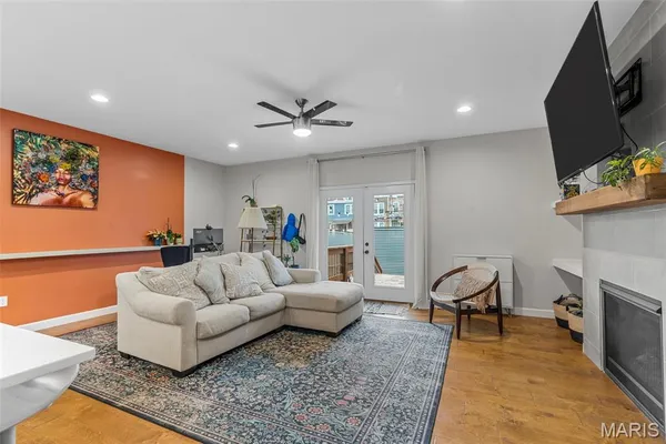 $585,000 | 2022 Geyer Avenue, St. Louis, MO 63104