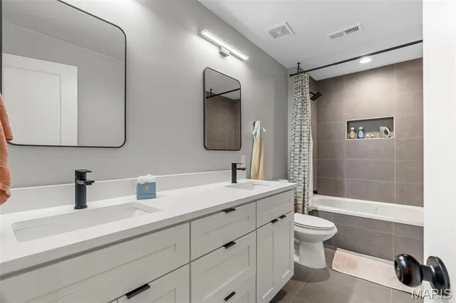 $599,000 | 2022 Geyer Avenue, St. Louis, MO 63104