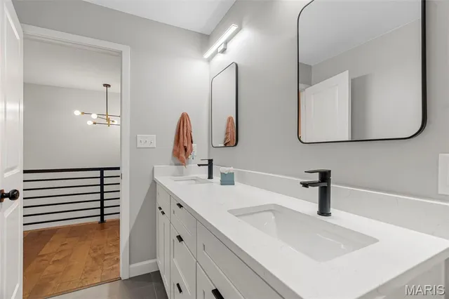 $599,000 | 2022 Geyer Avenue, St. Louis, MO 63104