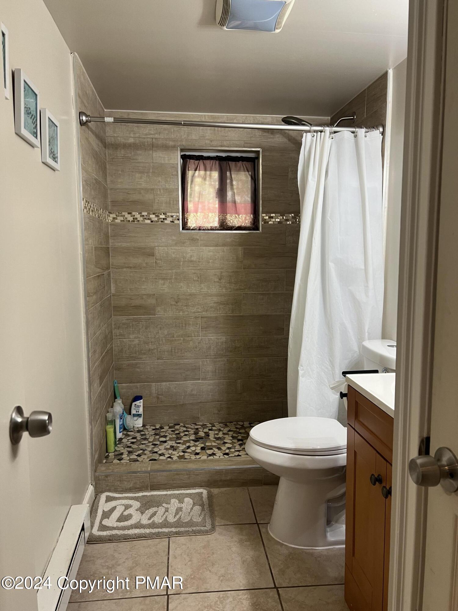 218 Mallard Lane Bushkill, PA 18324 - Photo 8 of 11 IMG_9500