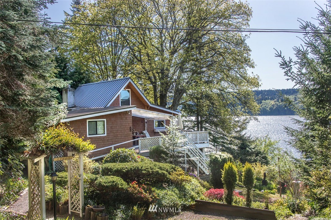 27605 Hake Road Southwest Vashon, WA 98070 - Photo 1 of 23 Gallery Image 1