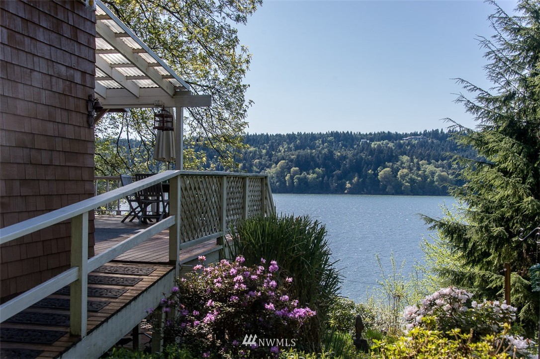 27605 Hake Road Southwest Vashon, WA 98070 - Photo 2 of 23 Gallery Image 2