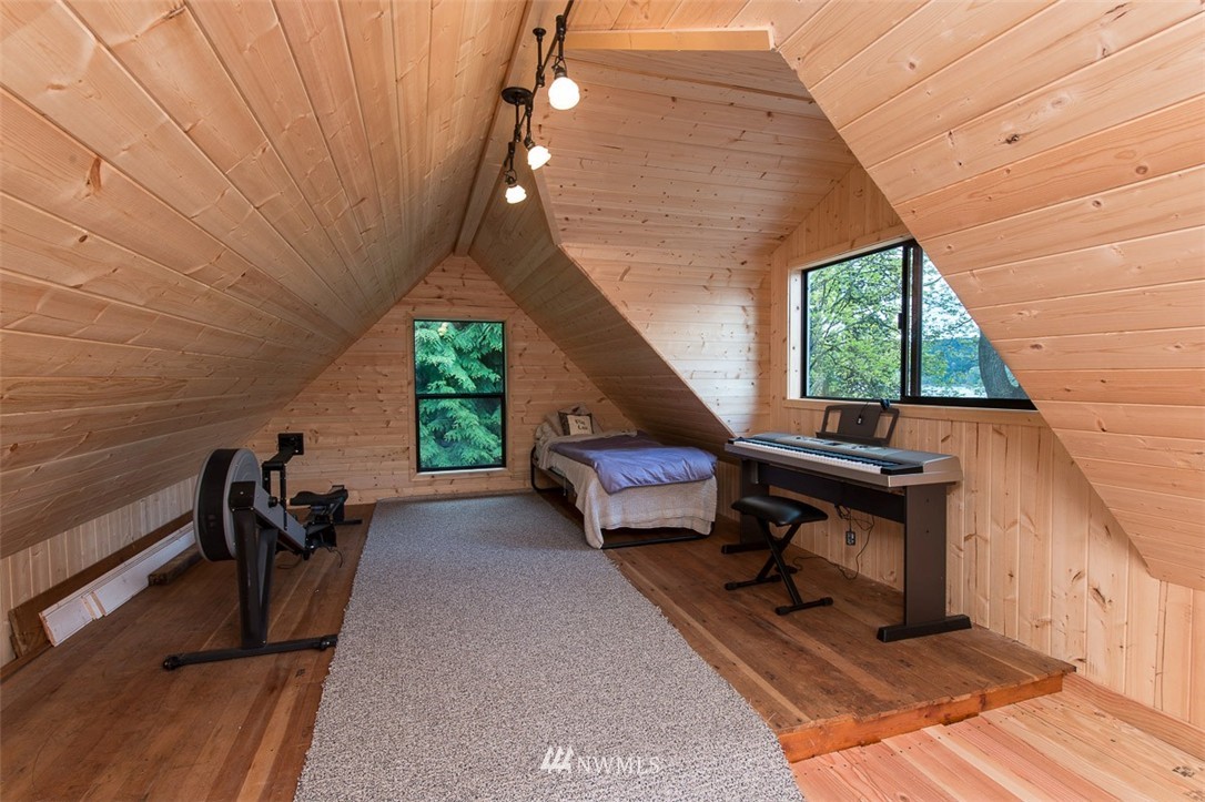 27605 Hake Road Southwest Vashon, WA 98070 - Photo 12 of 23 Gallery Image 12